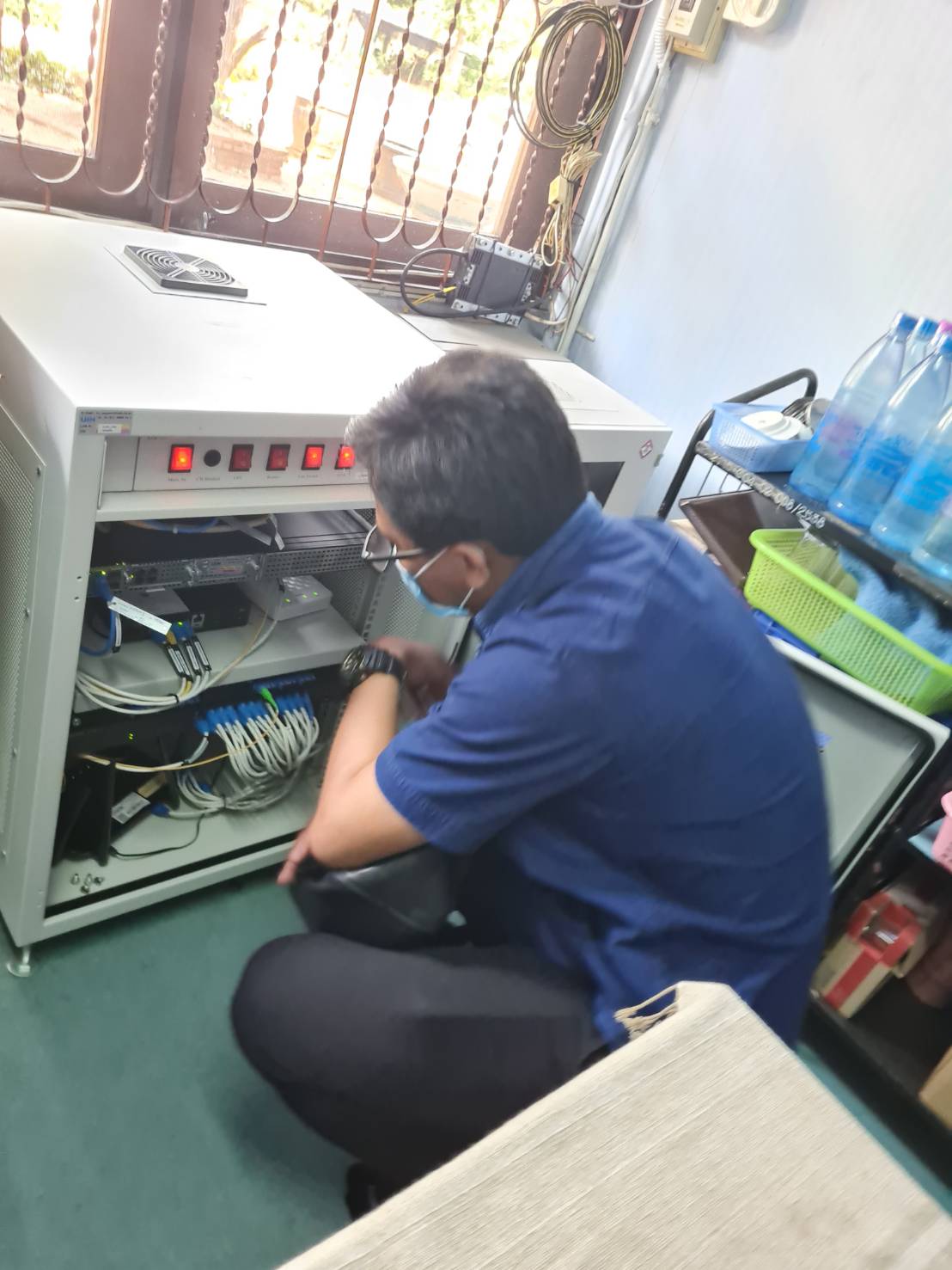 ศูนย์สารสนเทศฯ ติดตามและตรวจสอบประสิทธิภาพการทำงานของอุปกรณ์วงจรสื่อสัญญาณอินเทอร์เน็ต อุปกรณ์ป้องกันเครือข่ายคอมพิวเตอร์ อุปกรณ์รักษาความปลอดภัยและยืนยันตัวตนผู้ใช้งานอินเทอร์เน็ต ระบบประชุมทางไกลผ่านอินเทอร์เน็ต (Conference) และการใช้งานโปรแกรมป้องกันไวรัส ESET Endpoint Security ของสพจ.ลำปาง สพอ.ลำปาง และศพช.ลำปาง