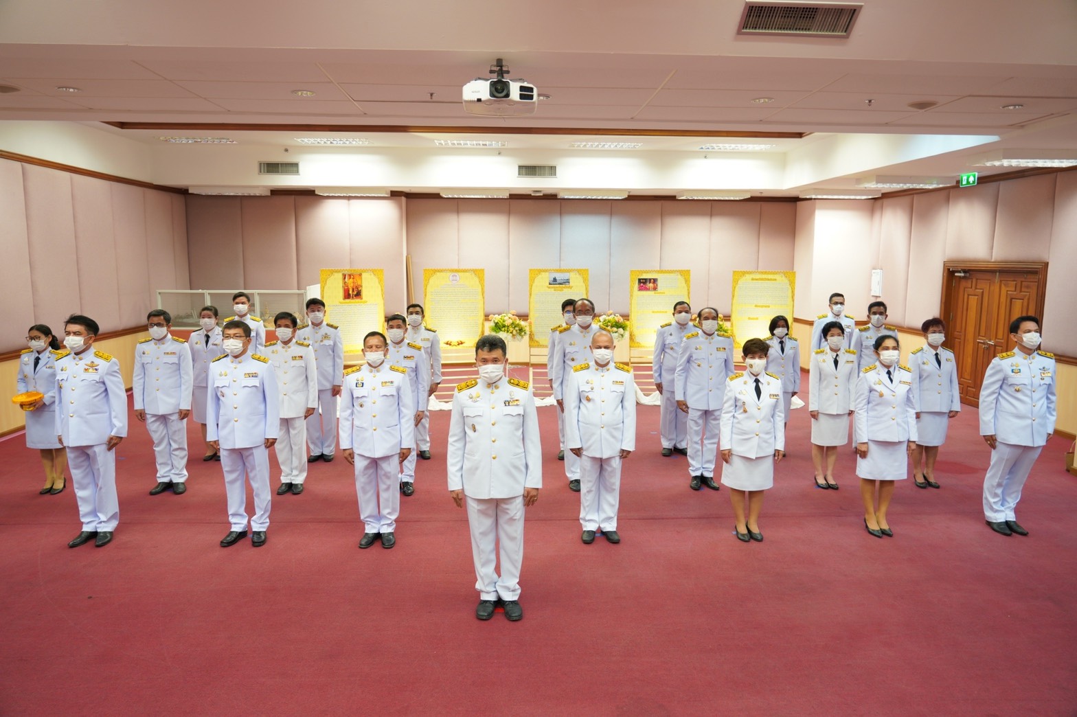 อธิบดี พช. นำข้าราชการน้อมถวายราชสักการะ วันที่ระลึกพระบาทสมเด็จพระนั่งเกล้าเจ้าอยู่หัว พระมหาเจษฎาราชเจ้า