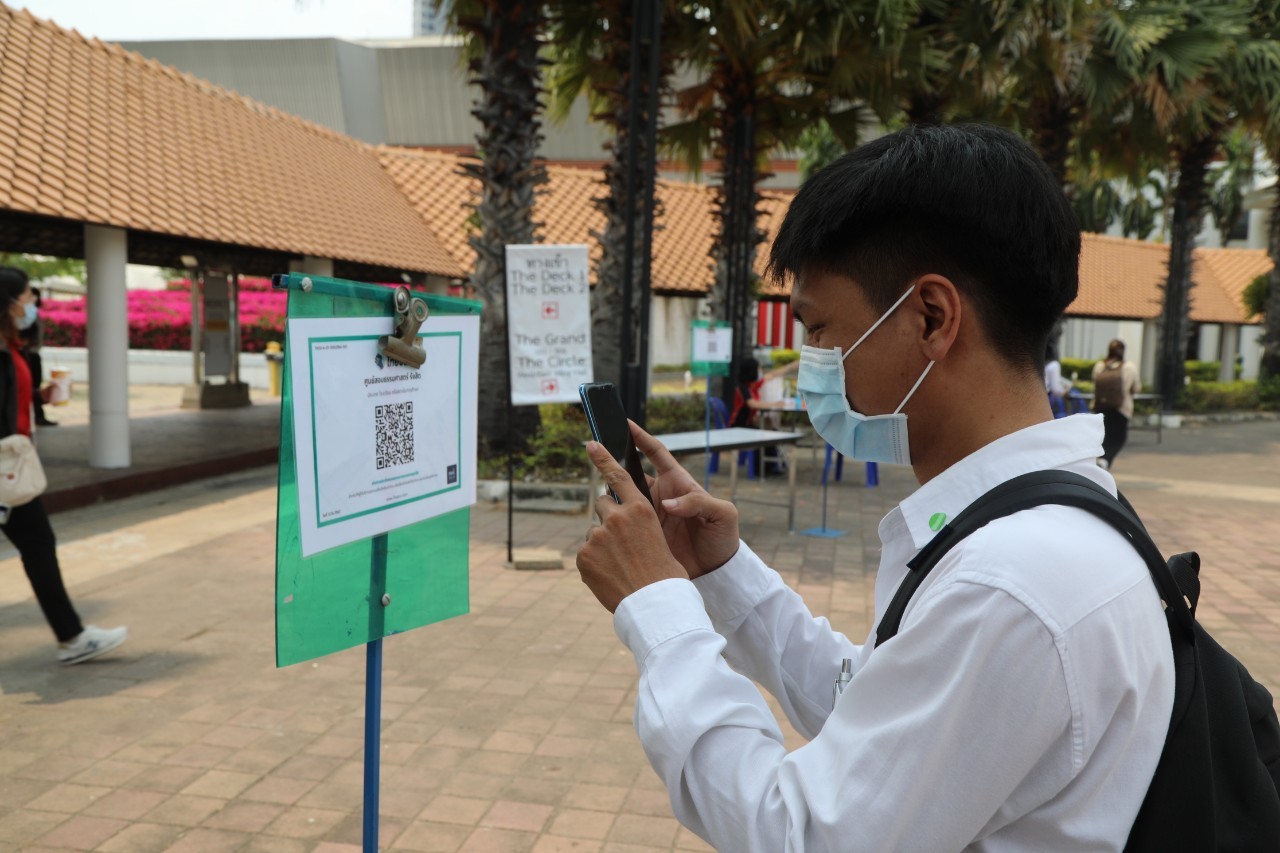 อธิบดี พช. ตรวจเยี่ยมสนามสอบ มธ.รังสิต พร้อมให้กำลังใจผู้เข้าสอบพนักงานราชการ เน้นมาตรการเข้มงวดและเคร่งครัด ดำเนินการสอบด้วยความบริสุทธิ์ ยุติธรรม ได้คนดีมีความรู้คู่คุณธรรม โปร่งใสและตรวจสอบได้