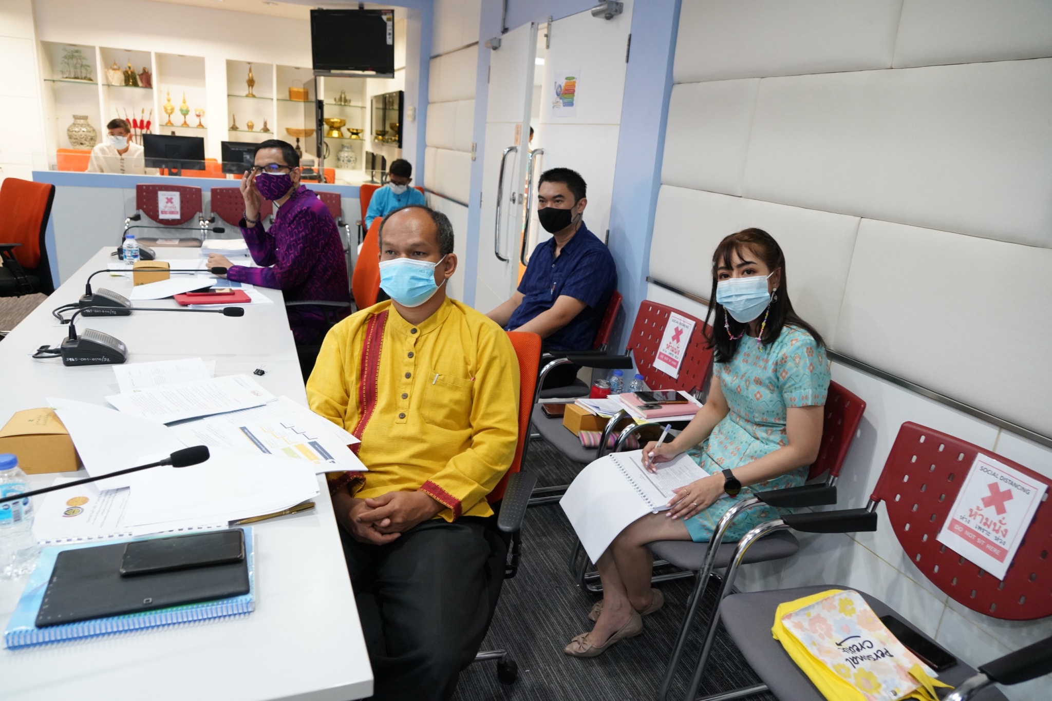 พช. จับมือ สภาพัฒฯ เตรียมความพร้อม เครื่องมือชี้วัดและแบบสอบถามข้อมุลความจำเป็นพื้นฐาน (จปฐ.) และข้อมูลพื้นฐานระดับหมู่บ้าน (กชช.2ค) สำหรับใช้ช่วงแผนพัฒนาเศรษฐกิจและสังคมแห่งชาติ ฉบับที่ 13 (พ.ศ. 2565 – 2569)