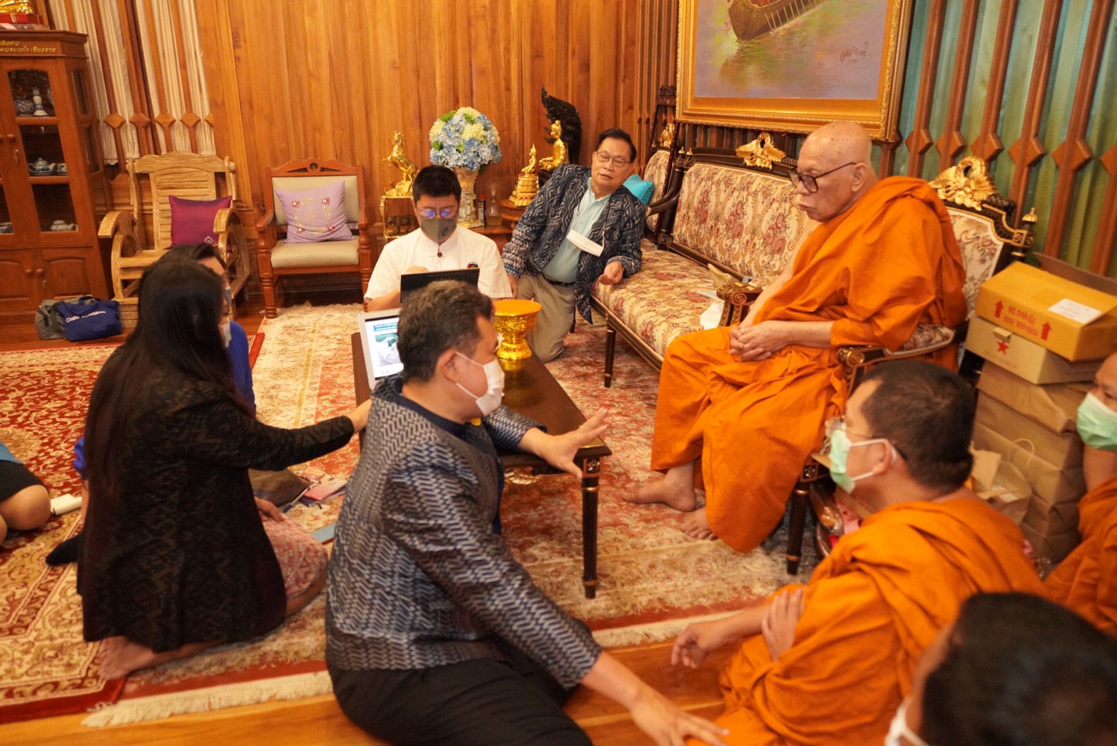 “สองพระสมเด็จ” หนุน โคก หนอง นา มอบที่ดินให้กรมการพัฒนาชุมชนจัดสรร