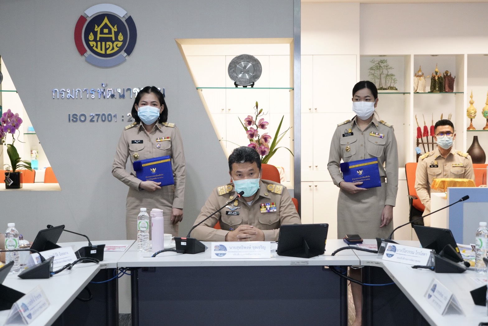 อธิบดี พช. ประชุมผ่านระบบการประชุมทางไกล Video Conference ไปยังสำนักงานพัฒนาชุมชน 76 จังหวัด ติดตามความก้าวหน้าภารกิจสำคัญของกรมฯ