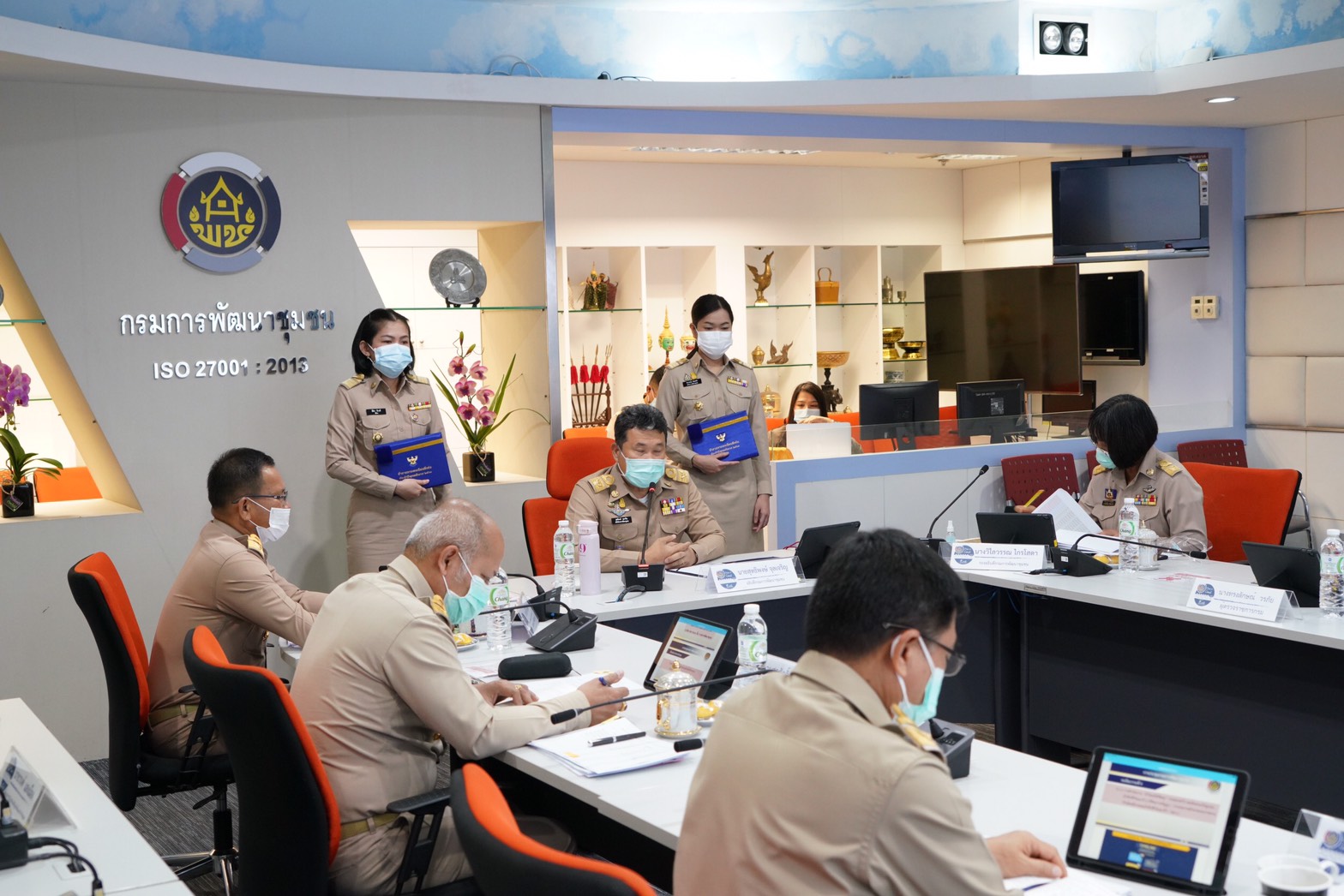 อธิบดี พช. ประชุมผ่านระบบการประชุมทางไกล Video Conference ไปยังสำนักงานพัฒนาชุมชน 76 จังหวัด ติดตามความก้าวหน้าภารกิจสำคัญของกรมฯ