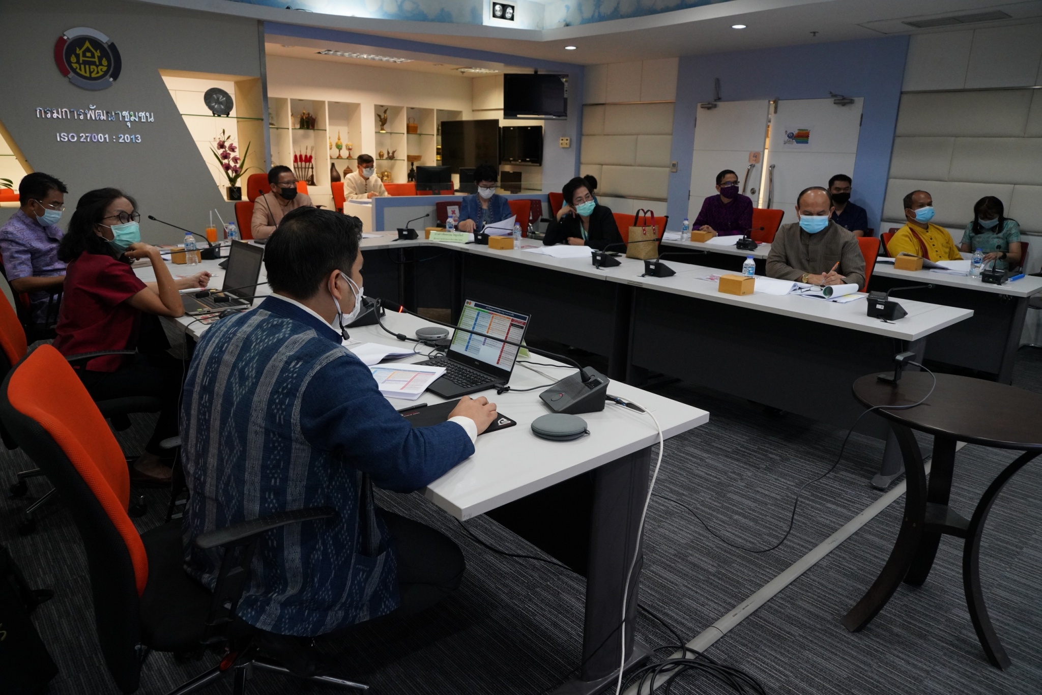 พช. จับมือ สภาพัฒฯ เตรียมความพร้อม เครื่องมือชี้วัดและแบบสอบถามข้อมุลความจำเป็นพื้นฐาน (จปฐ.) และข้อมูลพื้นฐานระดับหมู่บ้าน (กชช.2ค) สำหรับใช้ช่วงแผนพัฒนาเศรษฐกิจและสังคมแห่งชาติ ฉบับที่ 13 (พ.ศ. 2565 – 2569)