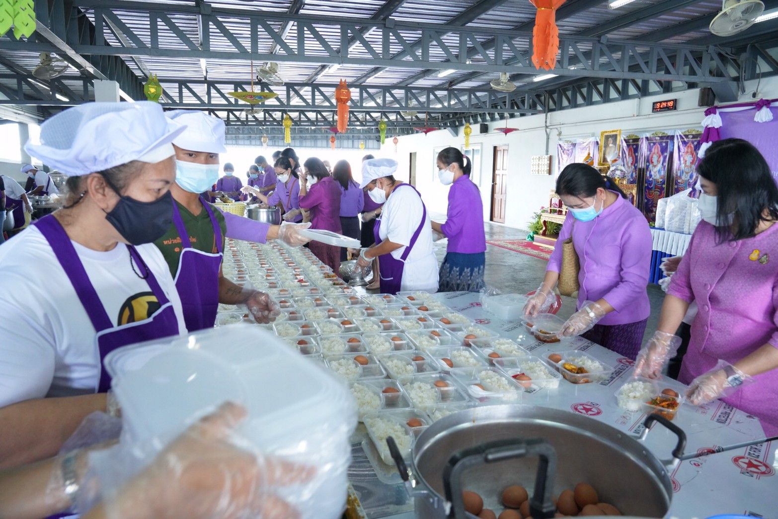 พช. เดินหน้า “โรงครัวปันสุข สู้ภัยโควิด-19” เพื่อน้อมถวายเป็นพระราชกุศล เนื่องในโอกาสวันเฉลิมพระชนมพรรษา สมเด็จพระนางเจ้าสุทิดา พัชรสุธาพิมลลักษณ พระบรมราชินี 3 มิถุนายน 2564 อย่างต่อเนื่อง