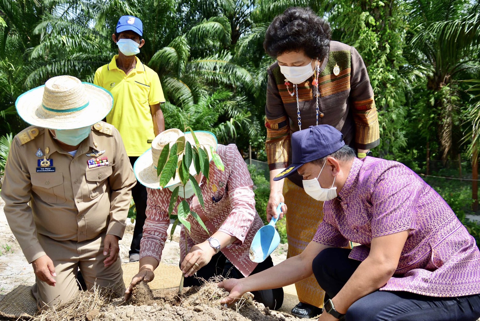 อธิบดี พช. ลงพื้นที่ฟังเสียงประชาชน พร้อมตรวจเยี่ยม “โคก หนอง นา พช.” อำเภอพรหมคีรี ท้องที่ท้องถิ่นขานรับ การขับเคลื่อนต้นแบบการพัฒนาคุณภาพชีวิต