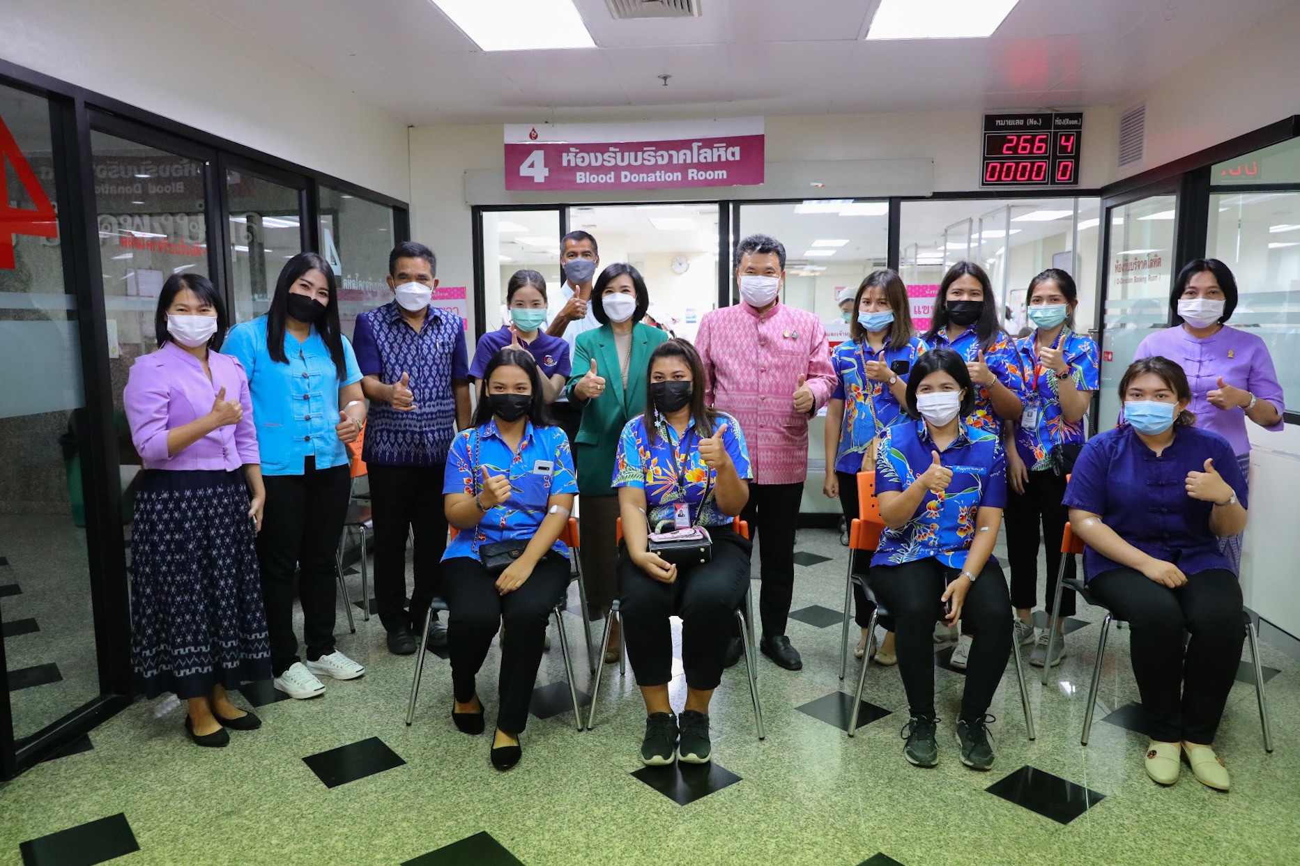 อธิบดี พช. นำข้าราชการส่วนกลาง ส่วนภูมิภาคและภาคีเครือข่าย บริจาคโลหิตให้สภากาชาดไทย เพื่อถวายเป็นพระราชกุศลเนื่องในโอกาสวันเฉลิมพระชนมพรรษา สมเด็จพระนางเจ้าสุทิดา พัชรสุธาพิมลลักษณ พระบรมราชินี และบรรเทาวิกฤติขาดเลือดช่วงโควิด-19