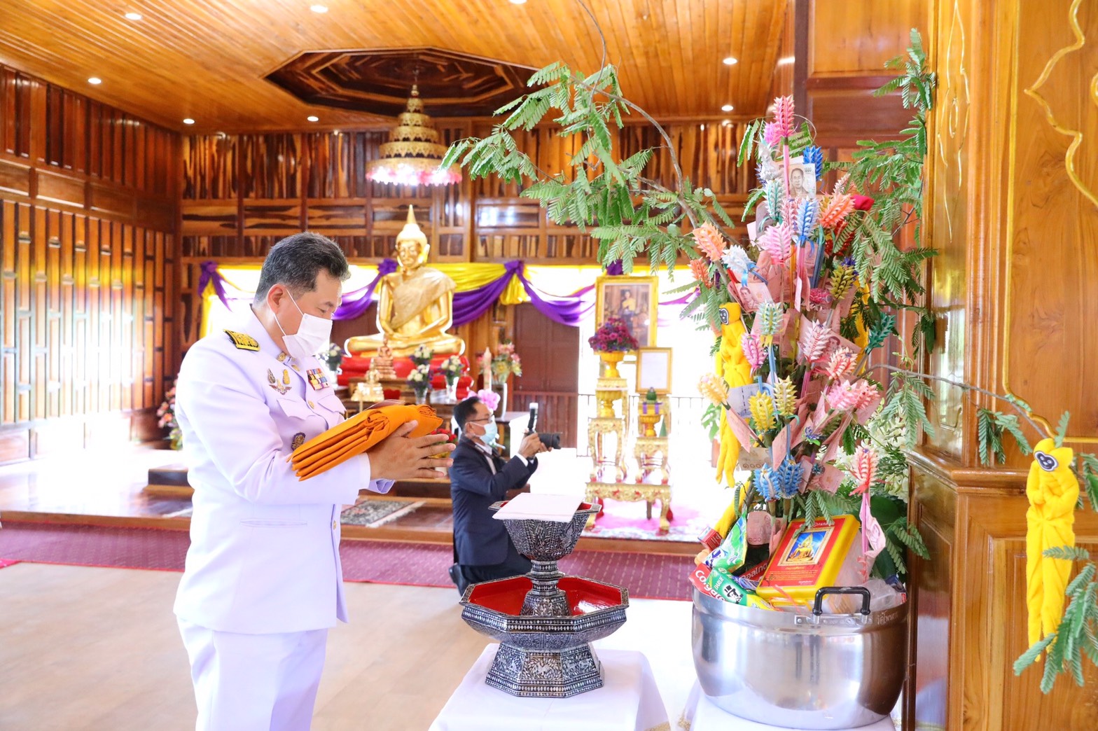 อธิบดี พช. น้อมนำพระกรุณา “กรมสมเด็จพระเทพฯ” ถวายผ้าไตรพระราชทาน ทอดผ้าป่าการกุศล วัดโพนงาม ฉะเชิงเทรา สานต่อสะพานแห่งการให้ สมทบทุนมูลนิธิอานันทมหิดล และมูลนิธิรามาธิบดี