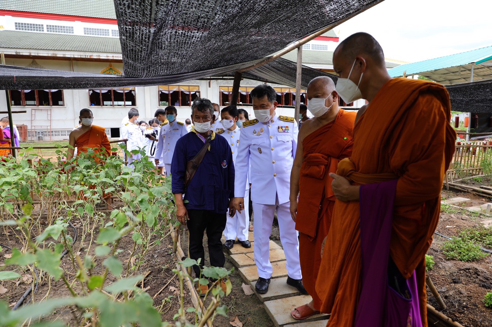 อธิบดี พช. น้อมนำพระกรุณา “กรมสมเด็จพระเทพฯ” ถวายผ้าไตรพระราชทาน ทอดผ้าป่าการกุศล วัดโพนงาม ฉะเชิงเทรา สานต่อสะพานแห่งการให้ สมทบทุนมูลนิธิอานันทมหิดล และมูลนิธิรามาธิบดี