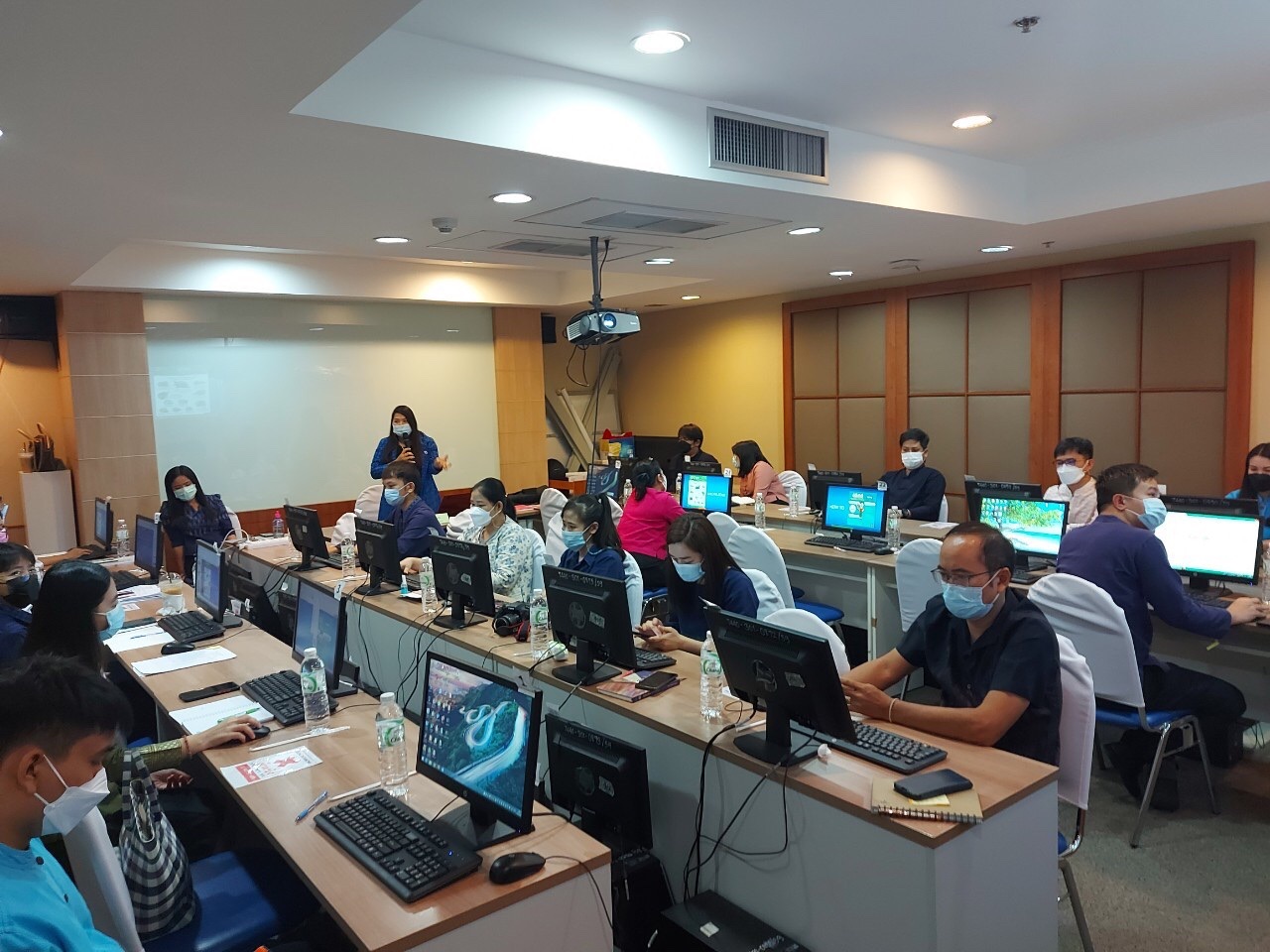 ศูนย์สารสนเทศฯ จัดอบรม“การนำเสนอด้วย Infographic” ตามแผนการพัฒนาข้าราชการด้านเทคโนโลยีดิจิทัล ของกรมการพัฒนาชุมชน ด้วย “5 หลักสูตร Digital Literacy”