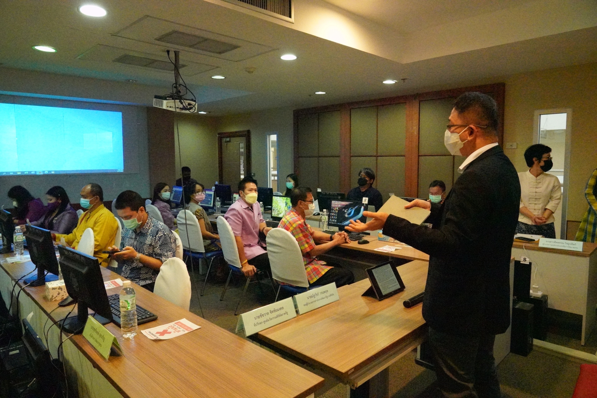 พช. ติวเข้มบุคลากรด้านเทคโนโลยีดิจิทัล เติมเต็มองค์ความรู้ด้วย Digital Literacy 5 หลักสูตร เสริมสมรรถนะข้าราชการในยุคสังคม New Normal