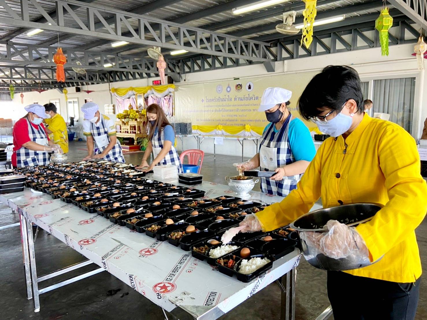 ศูนย์สารสนเทศฯ ร่วมโครงการ “โรงครัวปันน้ำใจ ต้านภัยโควิด -19”