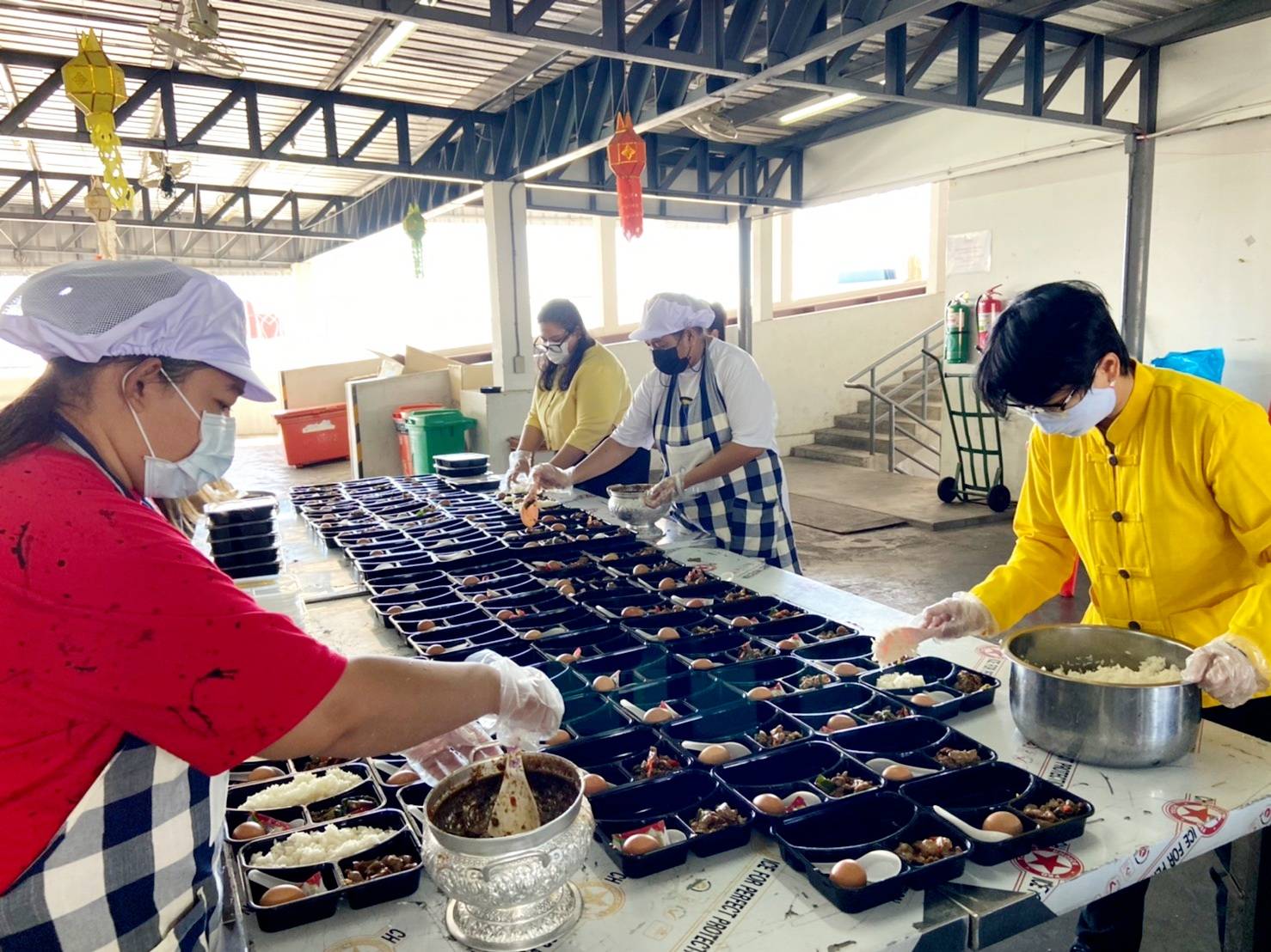 ศูนย์สารสนเทศฯ ร่วมโครงการ “โรงครัวปันน้ำใจ ต้านภัยโควิด -19”