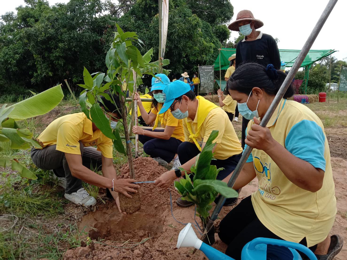 พช. ทั่วประเทศพร้อมใจจัดกิจกรรม“จิตอาสาพัฒนาชุมชนเอามื้อสามัคคี” เนื่องในโอกาสมหามงคลเฉลิมพระชนมพรรษา พระบาทสมเด็จพระปรเมนทรรามาธิบดีศรีสินทรมหาวชิราลงกรณ พระวชิรเกล้าเจ้าอยู่หัว 28 กรกฎาคม 2564