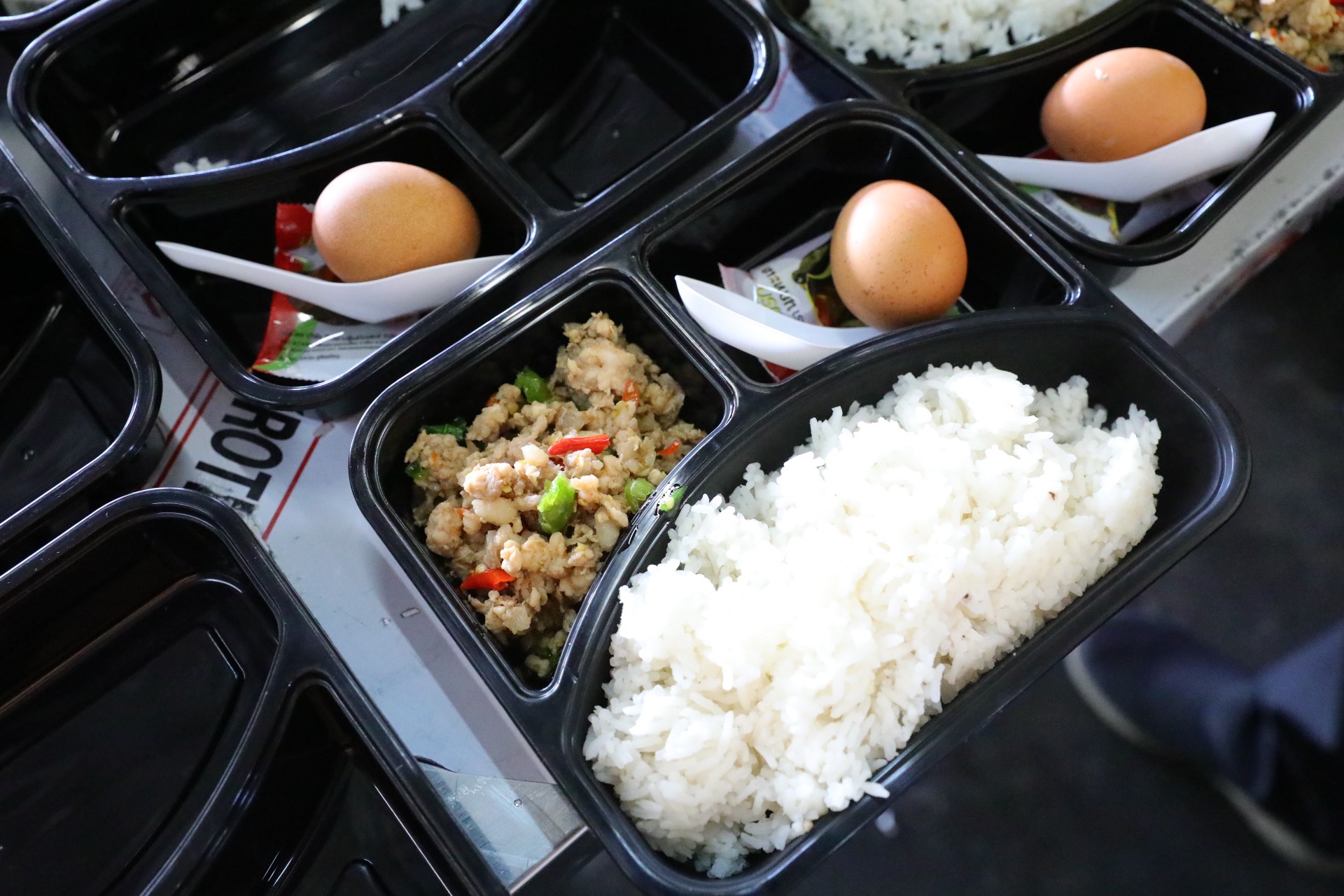 พช.ร่วมกับสภาสตรีแห่งชาติฯ จัดตั้ง “โรงครัวปันน้ำใจ สู้ภัยโควิด-19” เนื่องในโอกาสวันเฉลิมพระชนมพรรษา พระบาทสมเด็จพระวชิรเกล้าเจ้าอยู่หัว 69 พรรษา 28 กรกฎาคม 2564