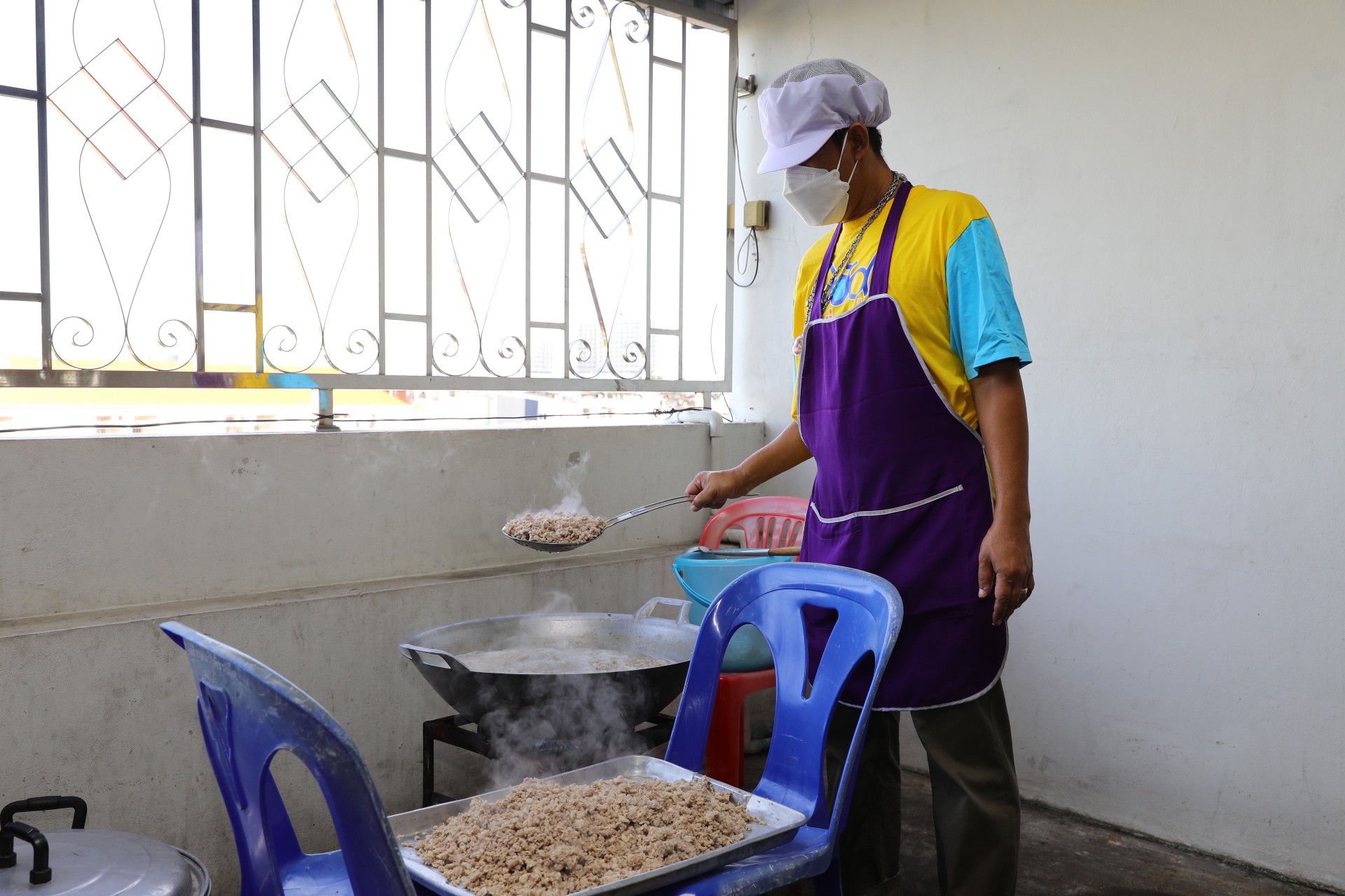 พช.ร่วมกับสภาสตรีแห่งชาติฯ จัดตั้ง “โรงครัวปันน้ำใจ สู้ภัยโควิด-19” เนื่องในโอกาสวันเฉลิมพระชนมพรรษา พระบาทสมเด็จพระวชิรเกล้าเจ้าอยู่หัว 69 พรรษา 28 กรกฎาคม 2564
