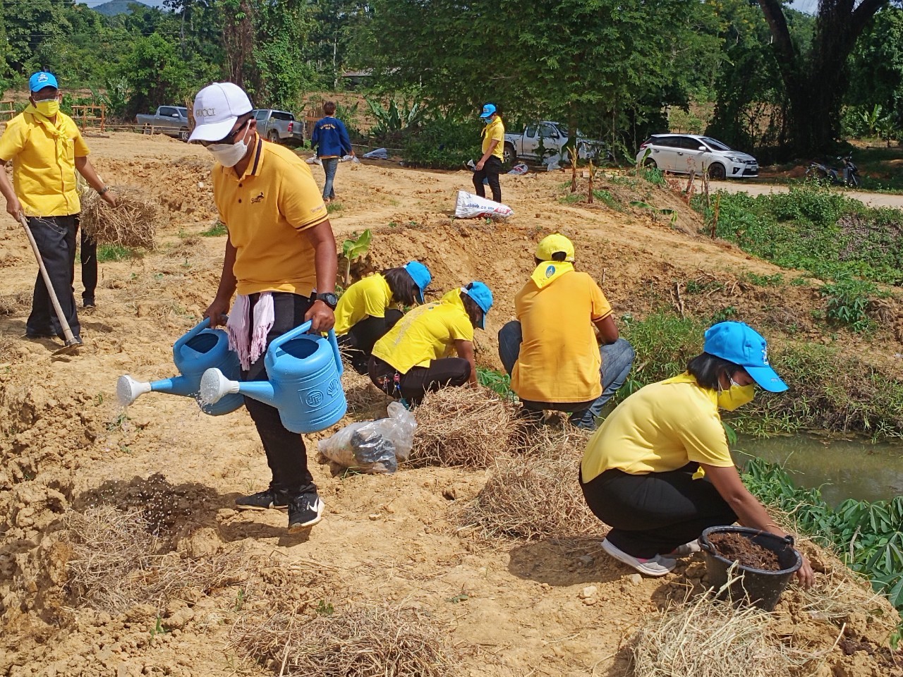 พช. ทั่วประเทศพร้อมใจจัดกิจกรรม“จิตอาสาพัฒนาชุมชนเอามื้อสามัคคี” เนื่องในโอกาสมหามงคลเฉลิมพระชนมพรรษา พระบาทสมเด็จพระปรเมนทรรามาธิบดีศรีสินทรมหาวชิราลงกรณ พระวชิรเกล้าเจ้าอยู่หัว 28 กรกฎาคม 2564