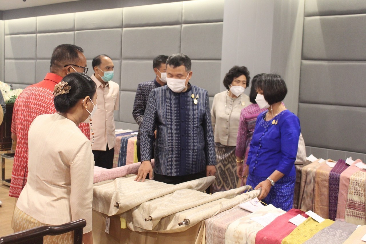 เผยโฉม “ผ้าลายขอเจ้าฟ้าสิริวัณณวรีฯ” 50 ผืนสุดท้าย เข้าสู่เวทีระดับประเทศ