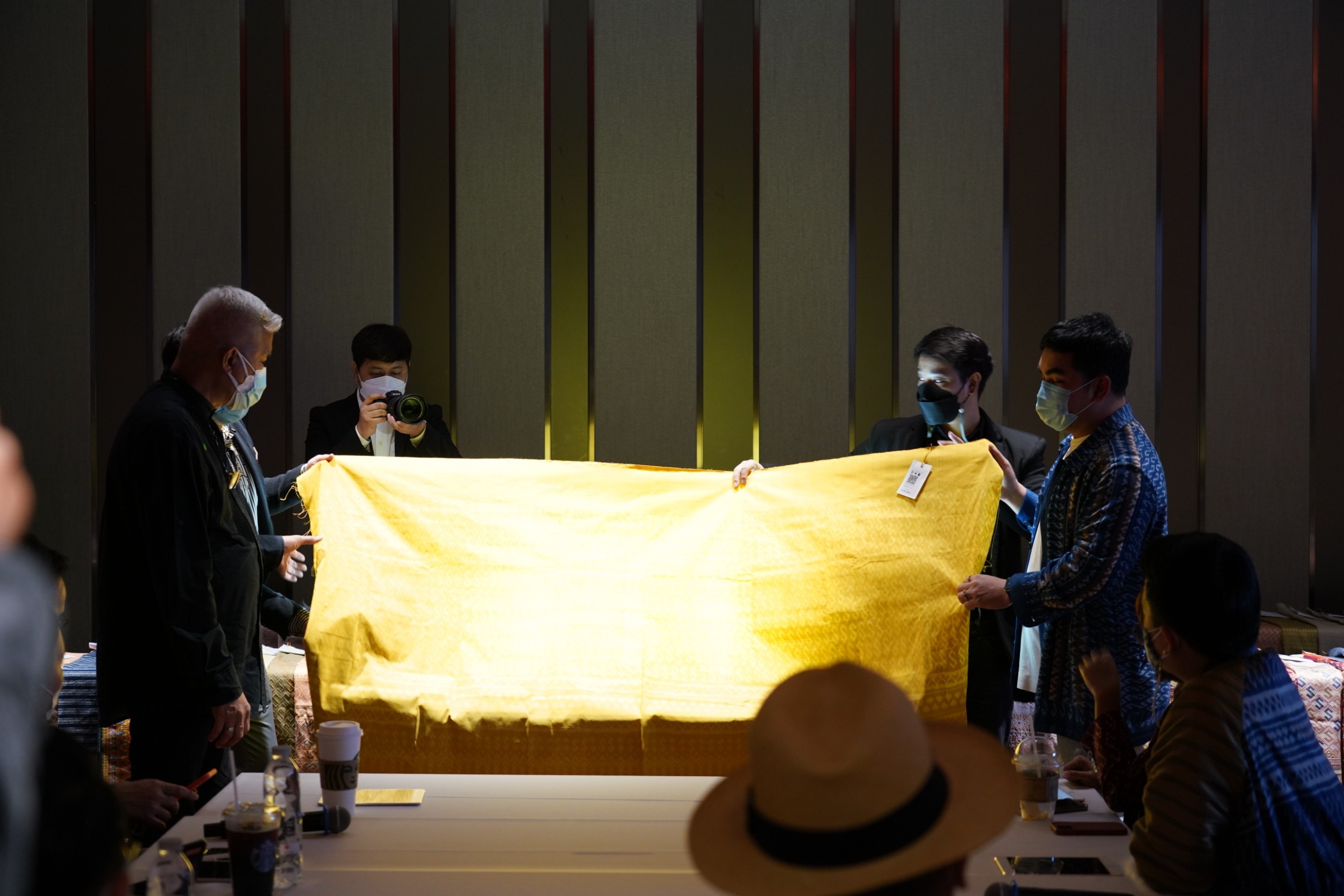 สวยงามตระการตา “ผ้าลายขอเจ้าฟ้าสิริวัณณวรีฯ” ที่เข้ารอบ 309 ผืน ทั่วประเทศ สู่รอบ semi final เพื่อชิงเป็น 75 ผืนสุดท้าย สู่เวทีประชันระดับประเทศ