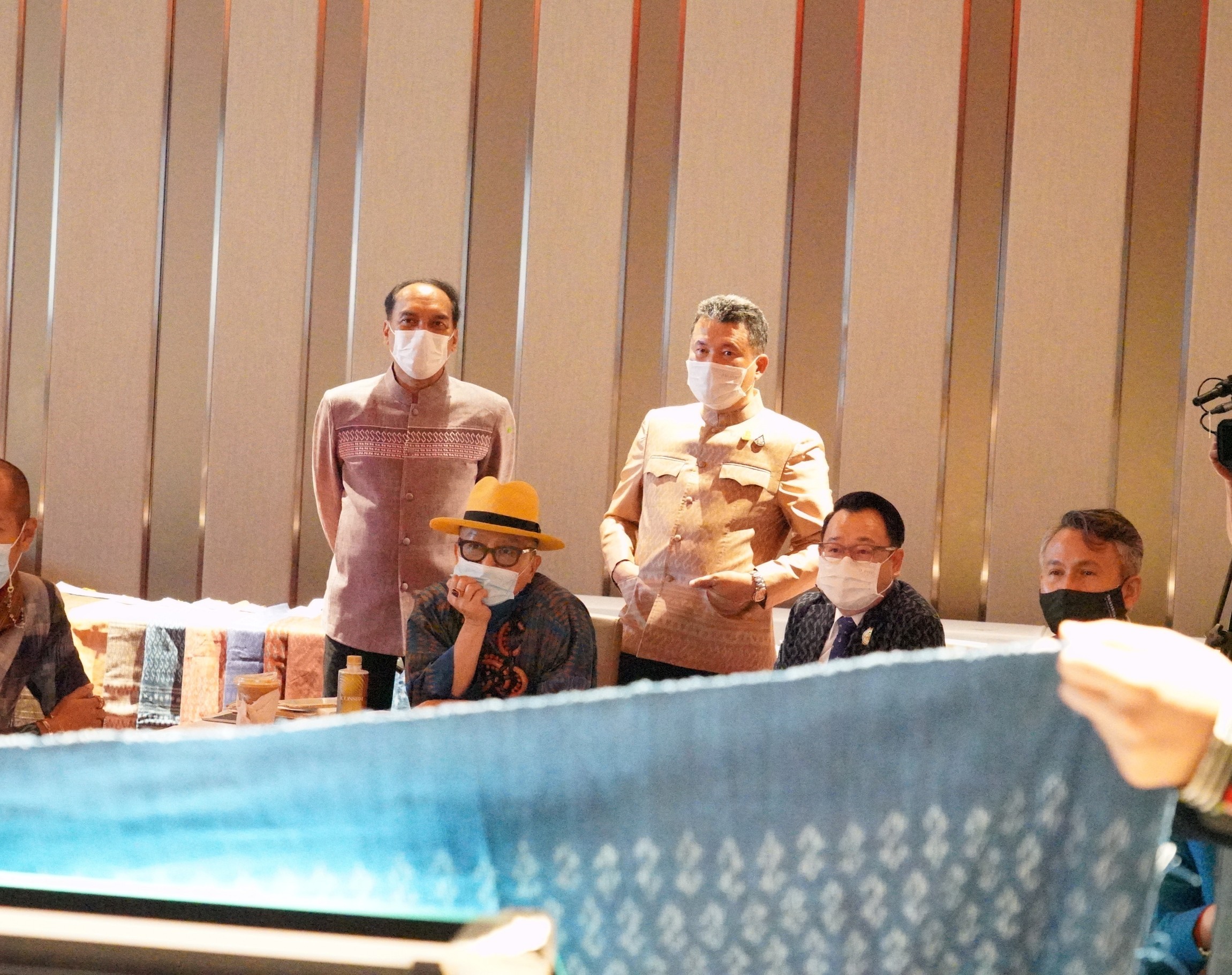 สวยงามตระการตา “ผ้าลายขอเจ้าฟ้าสิริวัณณวรีฯ” ที่เข้ารอบ 309 ผืน ทั่วประเทศ สู่รอบ semi final เพื่อชิงเป็น 75 ผืนสุดท้าย สู่เวทีประชันระดับประเทศ