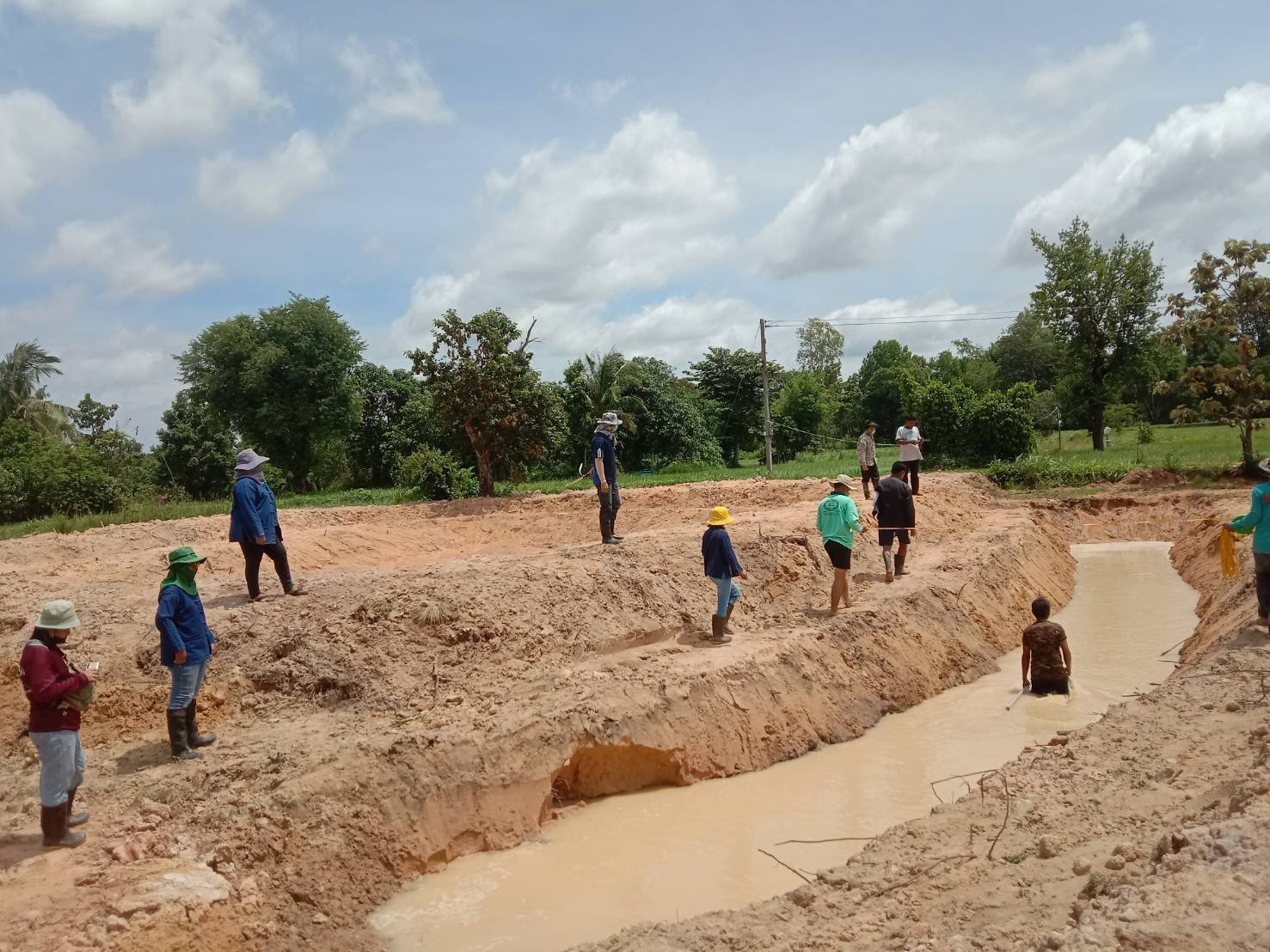 อธิบดี พช. กำชับทุกจังหวัด เร่งรัดการจัดซื้อจัดจ้างโครงการ “โคก หนอง นา โมเดล” ย้ำต้องโปร่งใส ตรวจสอบได้ เพื่อให้เกิดประสิทธิภาพ และประโยชน์สูงสุดต่อพี่น้องประชาชน