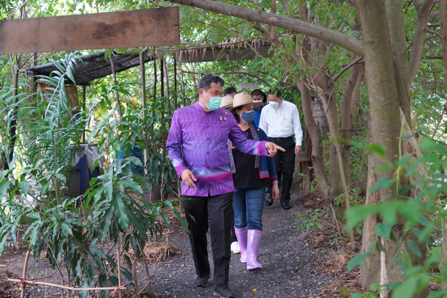 อธิบดี พช. ลงพื้นที่ตรวจเยี่ยม“โคก หนอง นา พช.” อำเภอคลองหลวง ต้นแบบการพัฒนาคุณภาพชีวิต