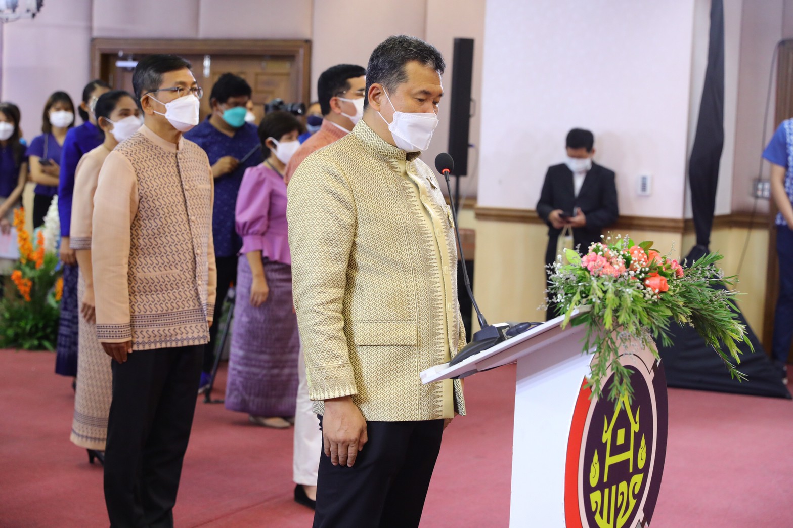 พช. สนองพระปณิธาน เจ้าฟ้าสิริวัณณวรี ฯ กระทำพิธีมอบลายผ้าพระราชทานผ้าบาติกลาย สุดงดงามสื่อวิถีเสน่ห์แดนใต้ สานต่อปณิธานหัตถศิลป์ล้ำค่า  “พระบรมราชชนนีพันปีหลวง”