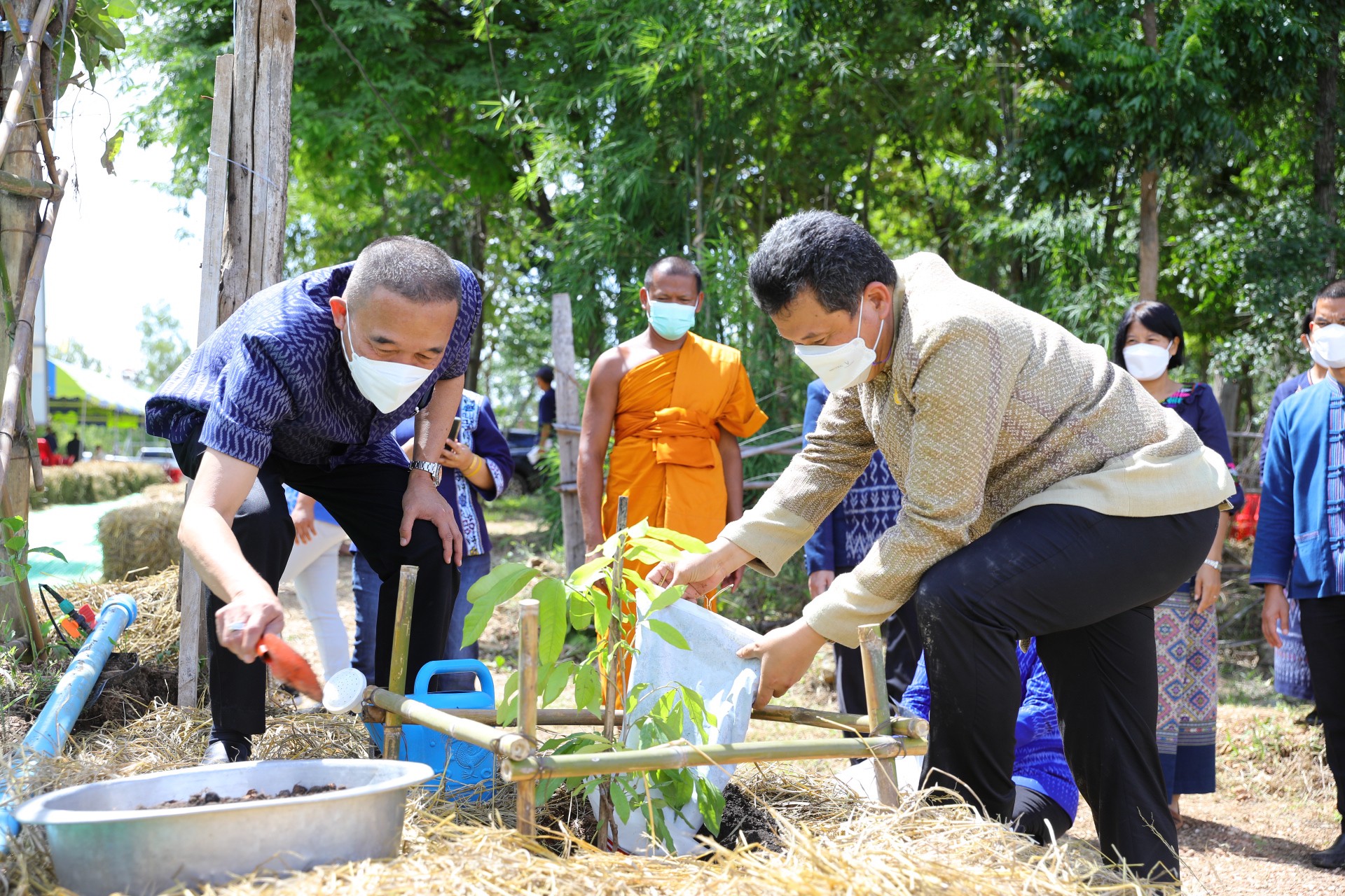 อธิบดี พช. เยี่ยมชมต้นแบบความสำเร็จการพัฒนาคุณภาพชีวิตตามหลักทฤษฎีใหม่ประยุกต์สู่ “โคก หนอง นา พช.” ด้วยพลัง “บวร” เพื่อพลิกฟื้นความยั่งยืนสู่ชุมชน