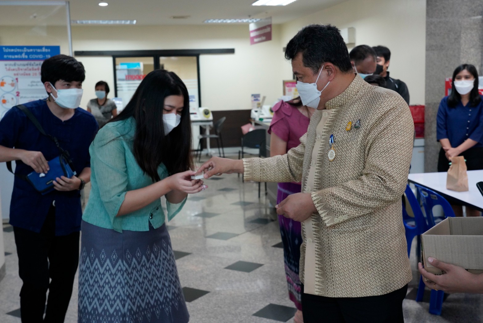 อธิบดี พช.นำข้าราชการในสังกัด พช. บริจาคโลหิตให้สภากาชาดไทย เพื่อถวายเป็นพระราชกุศล เนื่องในโอกาสวันเฉลิมพระชนมพรรษา สมเด็จพระนางเจ้าสุทิดา พัชรสุธาพิมลลักษณ พระบรมราชินี และบรรเทาวิกฤติขาดเลือดช่วงโควิด-19