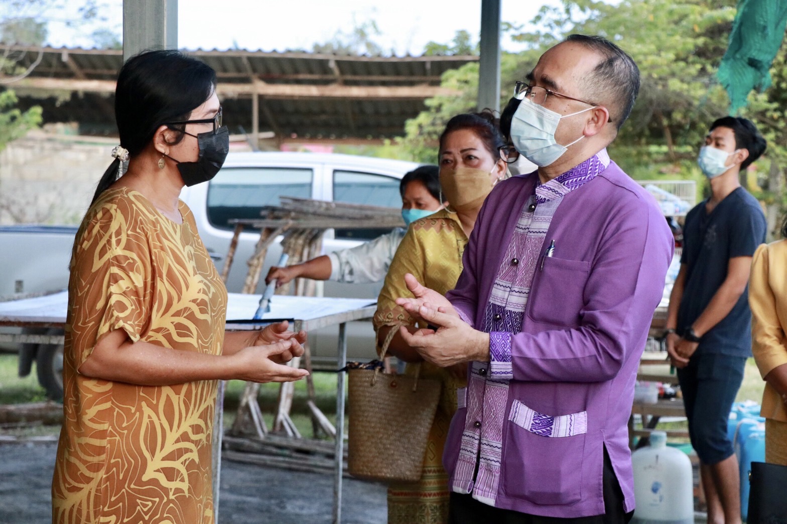 อพช. ชื่นชมความสำเร็จ กลุ่มผ้าบาติกสำเภาทอง สนองพระปณิธาน เจ้าฟ้าสิริวัณณวรีฯ ประยุกต์ “ผ้ามัดหมี่ลายขอเจ้าฟ้าสิริวัณณวรีฯ” สู่ผ้าบาติก งานหัตถศิลป์อัตลักษณ์ของภาคใต้