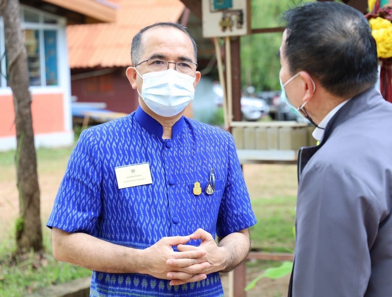 อธิบดี พช. ต้อนรับนายกรัฐมนตรี ลงพื้นที่ตรวจราชการ ศูนย์การเรียนรู้ต้นแบบ “โคก หนอง นา” ในการพัฒนาคุณภาพชีวิต บนพื้นฐานแห่งความพอเพียง ณ วัดป่าศรีแสงธรรม