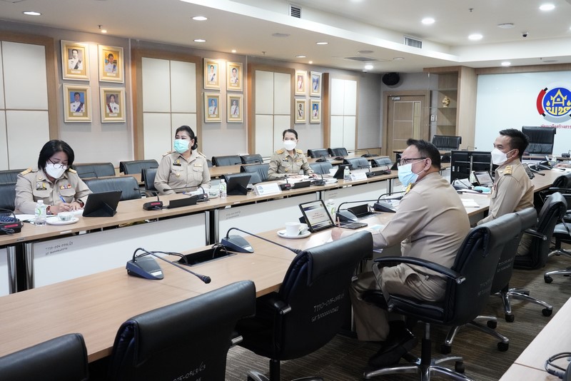 อธิบดี พช. ประชุมกรมการพัฒนาชุมชน ประจำเดือนพฤศจิกายน 2564 ผ่านระบบการประชุมทางไกล (Video Conference) ไปยังสำนักงานพัฒนาชุมชน 76 จังหวัด มอบหมายงาน ขับเคลื่อนภารกิจสำคัญกรมการพัฒนาชุมชน