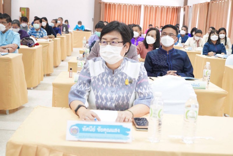 อธิบดี พช. มอบนโยบายการขับเคลื่อนภารกิจสำคัญของกรมการพัฒนาชุมชน  ประจำปีงบประมาณ พ.ศ. 2565” เพื่อสร้างสรรค์ชุมชน สร้างคน สร้างชาติ อย่างยั่งยืน