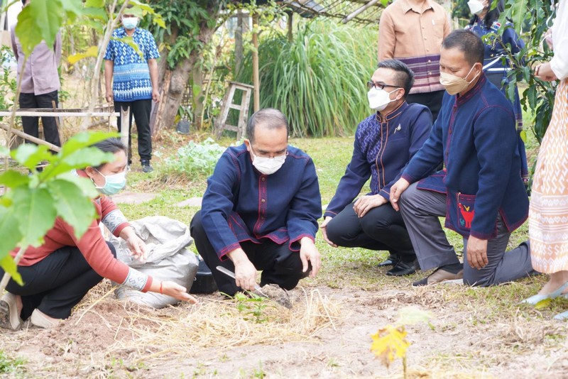 อธิบดี พช. มอบนโยบายการขับเคลื่อนภารกิจสำคัญของกรมการพัฒนาชุมชน  ประจำปีงบประมาณ พ.ศ. 2565” เพื่อสร้างสรรค์ชุมชน สร้างคน สร้างชาติ อย่างยั่งยืน