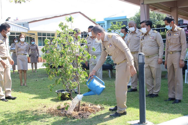 อธิบดี พช. เป็นประธานการประชุมกรมการพัฒนาชุมชนสัญจร ครั้งที่ 1/2565 ติดตามความก้าวหน้าการขับเคลื่อนงานพัฒนาชุมชน ณ ศูนย์ศึกษาและพัฒนาชุมชนชลบุรี จังหวัดชลบุรี