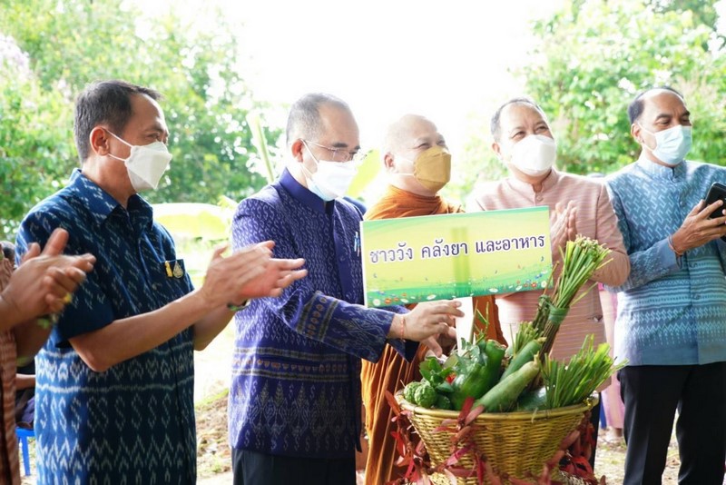 พช. Kick off ต้นแบบ 1 ตำบล 1 วัด 1 คลังยาและอาหาร สานข่ายขยายงาน MOU วัด มหาดไทย สถาบันเทคโนโลยีพระจอมเกล้าเจ้าคุณทหารลาดกระบัง บทบาทในการเกื้อหนุนระหว่างวัดและชุมชนให้มีความสุขอย่างยั่งยืน