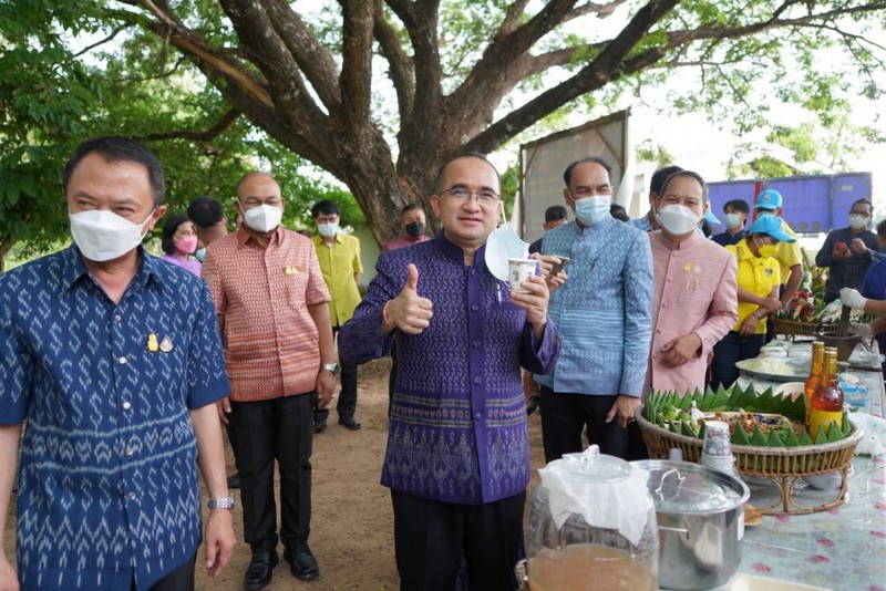 พช. Kick off ต้นแบบ 1 ตำบล 1 วัด 1 คลังยาและอาหาร สานข่ายขยายงาน MOU วัด มหาดไทย สถาบันเทคโนโลยีพระจอมเกล้าเจ้าคุณทหารลาดกระบัง บทบาทในการเกื้อหนุนระหว่างวัดและชุมชนให้มีความสุขอย่างยั่งยืน