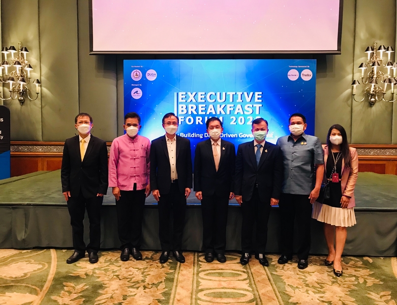 ศูนย์สารสนเทศฯ ร่วมรับฟังปฐกถาพิเศษในหัวข้อ Executive Keynote: From Information to Actionable Intelligence: Adapting Government to Data Analytic “ยุคการบริหารราชการแผ่นดิน และการบริการประชาชนจากภาครัฐ” ในงาน Executive Breakfast Forum 2022