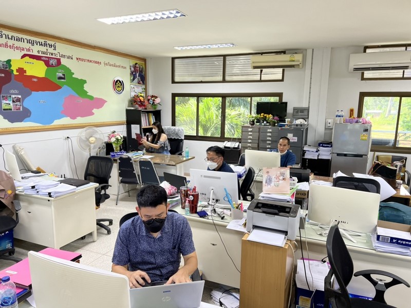 ศูนย์สารสนเทศฯ ตรวจติดตามการดำเนินงานโครงการที่เกี่ยวข้องกับระบบเครือข่ายและความมั่นคงปลอดภัยด้านเทคโนโลยีสารสนเทศ ปีงบประมาณ พ.ศ.2565 ในพื้นที่จังหวัดสุราษฎร์ธานี