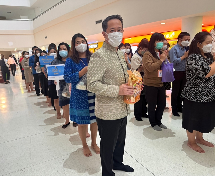 ศูนย์สารสนเทศฯ ร่วมทำบุญตักบาตรประจำสัปดาห์