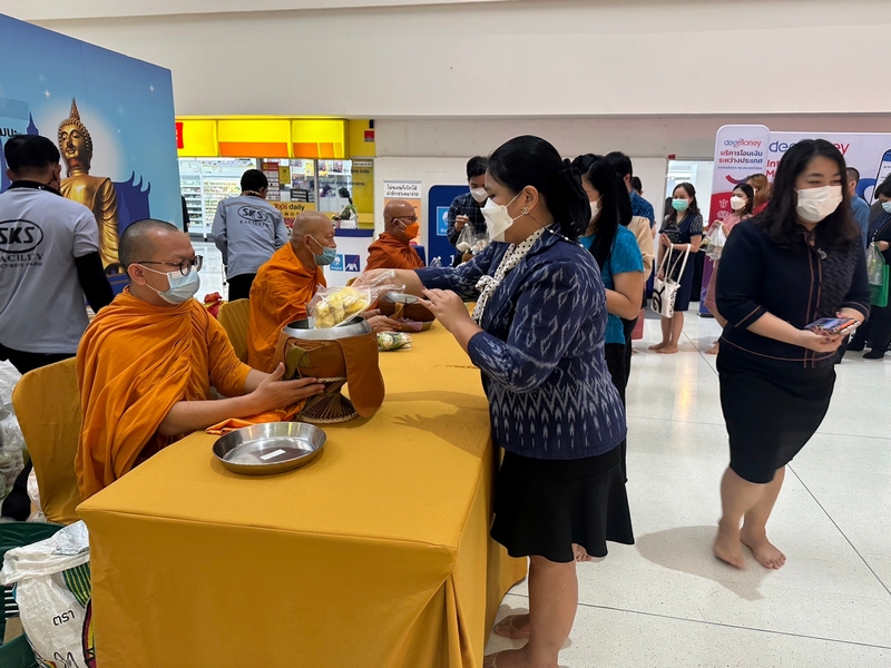 ศูนย์สารสนเทศฯ ร่วมทำบุญตักบาตรประจำสัปดาห์