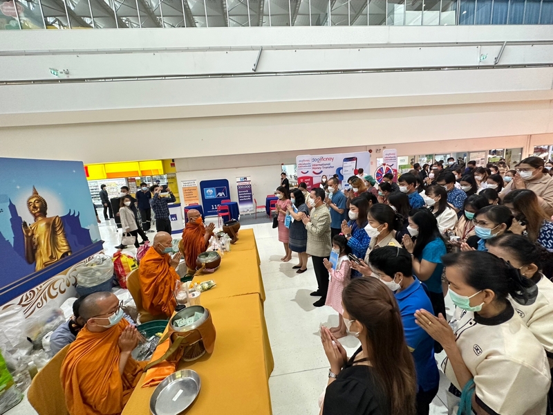 ศูนย์สารสนเทศฯ ร่วมทำบุญตักบาตรประจำสัปดาห์