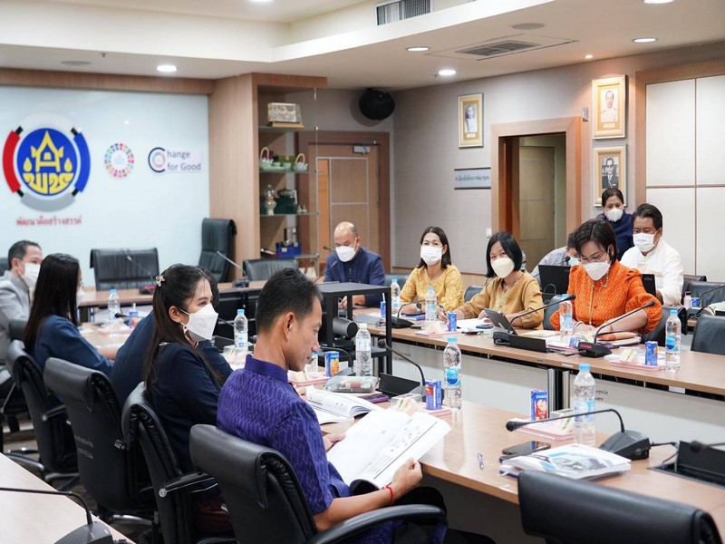 อธิบดี พช. เร่งสร้างความเข้าใจการขับเคลื่อนการขจัดความยากจนและพัฒนาคนทุกช่วงวัยฯ โดยใช้ข้อมูลจาก TPMAP ปี ’66 ผ่านระบบออนไลน์ (Cisco WebEX)