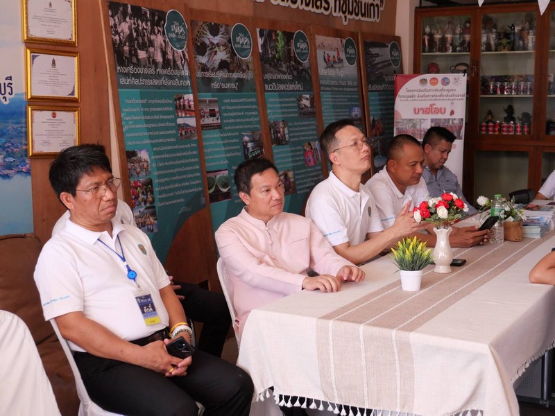 อธิบดี พช. ชวนเที่ยวสถานที่ท่องเที่ยวชุมชนชายทะเลสุดเก๋ ในสไตล์ชุมชนท่องเที่ยว OTOP นวัตวิถี บ้านตลาดบางสเหร่ ที่อำเภอสัตหีบ