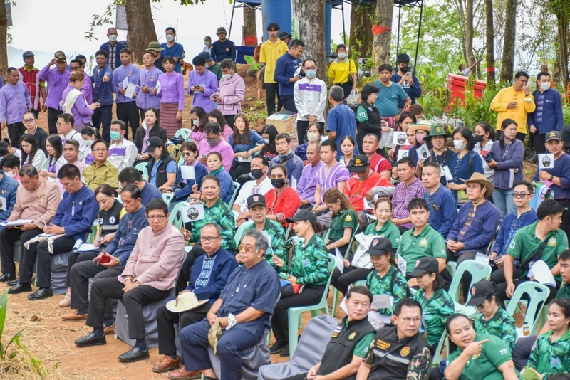 พช. ขับเคลื่อนเขตพัฒนาเศรษฐกิจพอเพียง (SEDZ) ด้วยโมเดลเศรษฐกิจใหม่ควบคู่การจัดงานวันดินโลก ปี 2565 (World Soil Day 2022) ณ วัดพุทธอุทธยานดอยอินทรีย์ และการพัฒนาคุณภาพชีวิตอย่างยั่งยืน กลุ่มผู้สูงอายุ เด็ก เยาวชน และภาคีเครือข่าย ณ วัดหัวฝาย จังหวัดเชียงราย