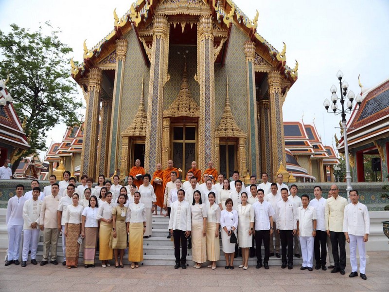 กรมการพัฒนาชุมชน ร่วมทำบุญตักบาตร เนื่องในวันอาสาฬหบูชา ประจำปี 2566