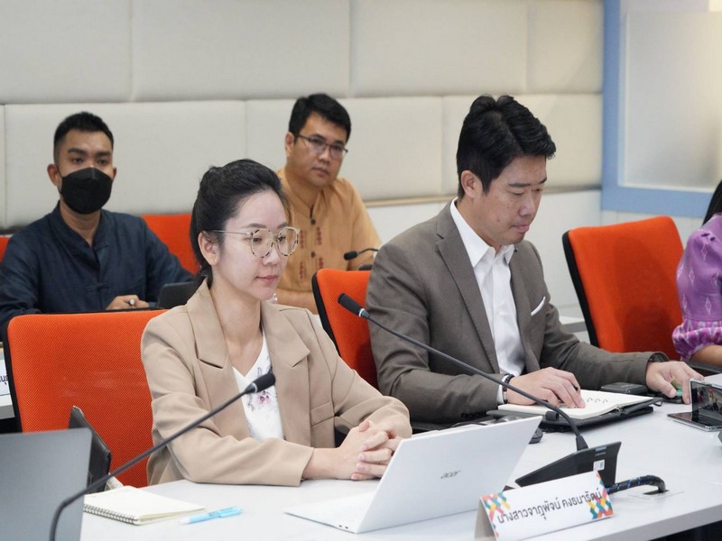 รองอธิบดี พช. เปิดการอบรมบุคลากรกรมการพัฒนาชุมชน ภายใต้โครงการเพิ่มประสิทธิภาพแพลตฟอร์มบริการดิจิทัล Click ชุมชน สำหรับบริการประชาชน หลักสูตรสำหรับเจ้าหน้าที่ส่วนกลางและส่วนภูมิภาค