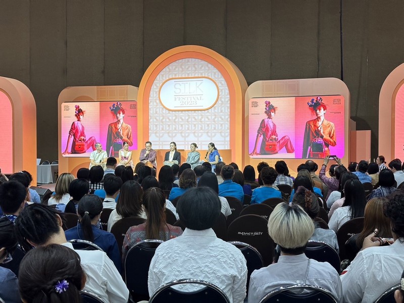 ชาว ศสท. พช.ชวนเที่ยวงาน Silk Festival 2023 สู่การพัฒนาที่ยั่งยืน