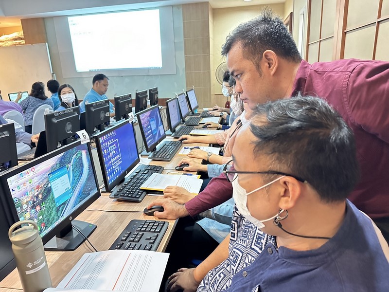 ศูนย์สารสนเทศฯ อบรม User  Authentication : การใช้งานระบบ พิสูจน์ตัวตนผู้ใช้บริการอินเทอร์เน็ตเพื่อบริหารจัดการระบบและป้องกันการเข้าถึงระบบเทคโนโลยีสารสนเทศ ของกรมการพัฒนาชุมชน