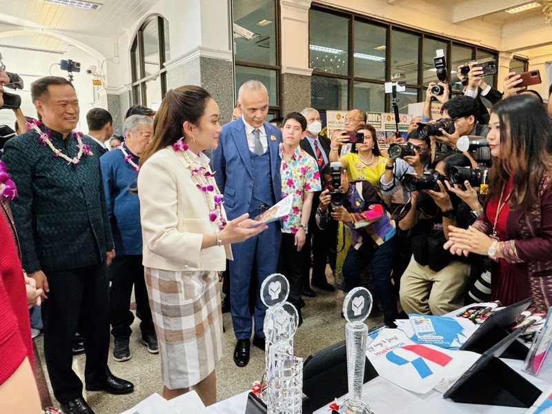 ศูนย์สารสนเทศฯ จัดแสดงผลงานการขับเคลื่อน Soft Power  ผ่าน Click ชุมชน